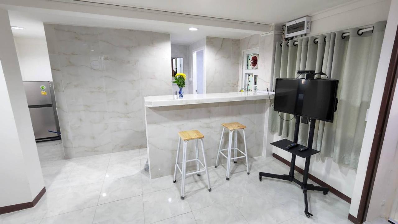 Apartment A4 Dindaeng バンコク都 エクステリア 写真